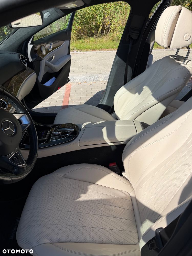 Mercedes-Benz Klasa E 300 9G-TRONIC - 13