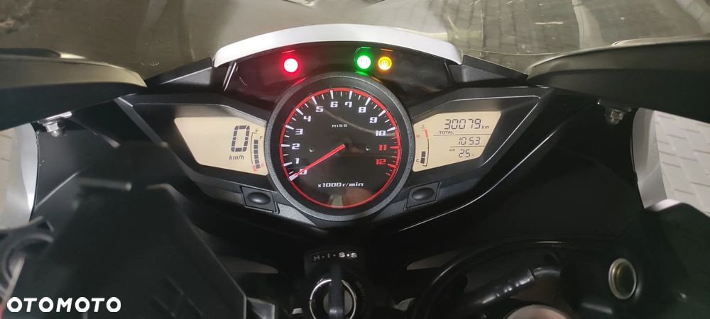 Honda VFR - 8
