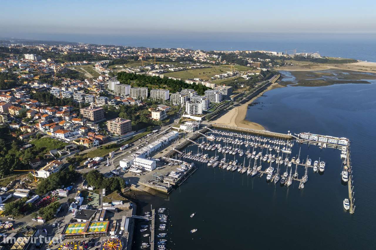 T3 Novo c/ Terraço e 2 Lugares de Garagem em Canidelo (Marina Afurada) - Grande imagem: 2/19
