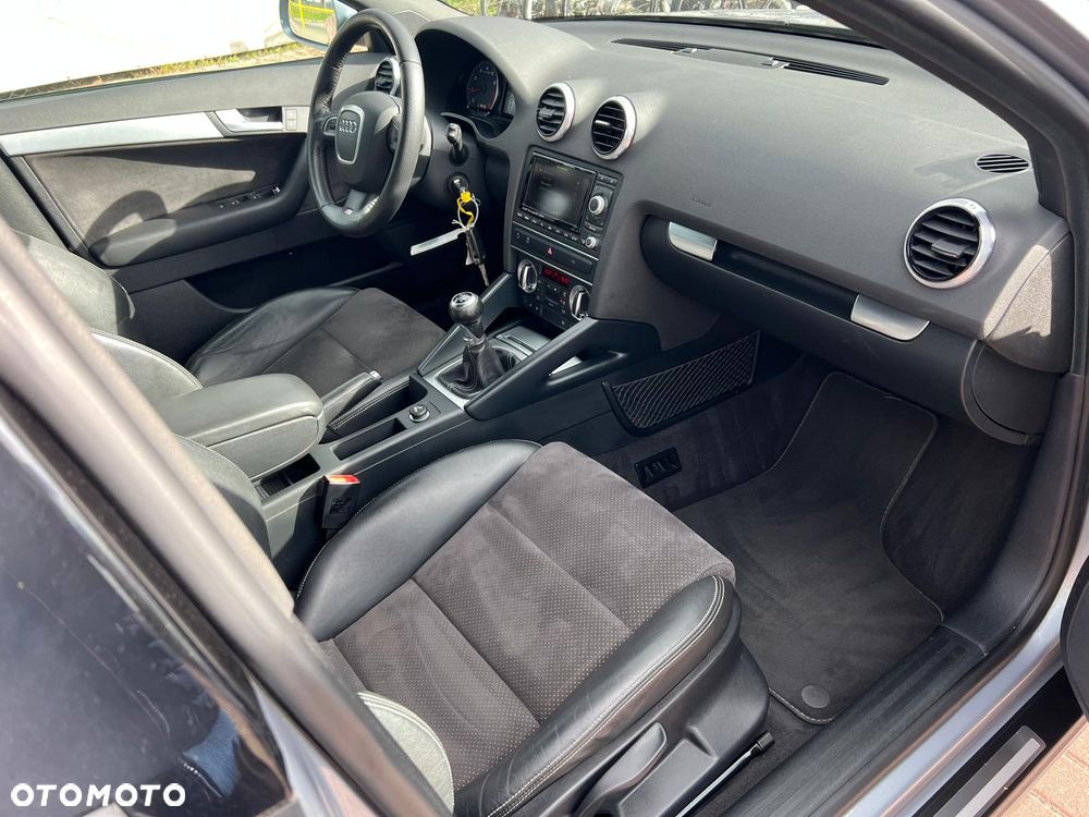 Audi A3 Sportback 1.4 TFSI S line Sportpaket (plus) - 10