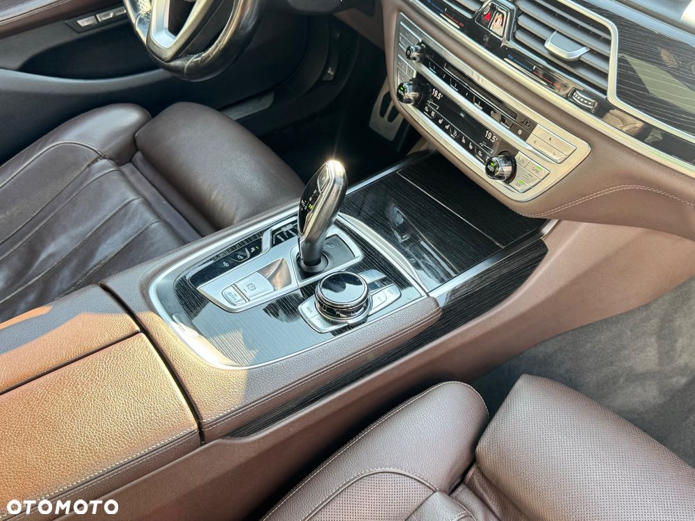 BMW Seria 7 730d - 30