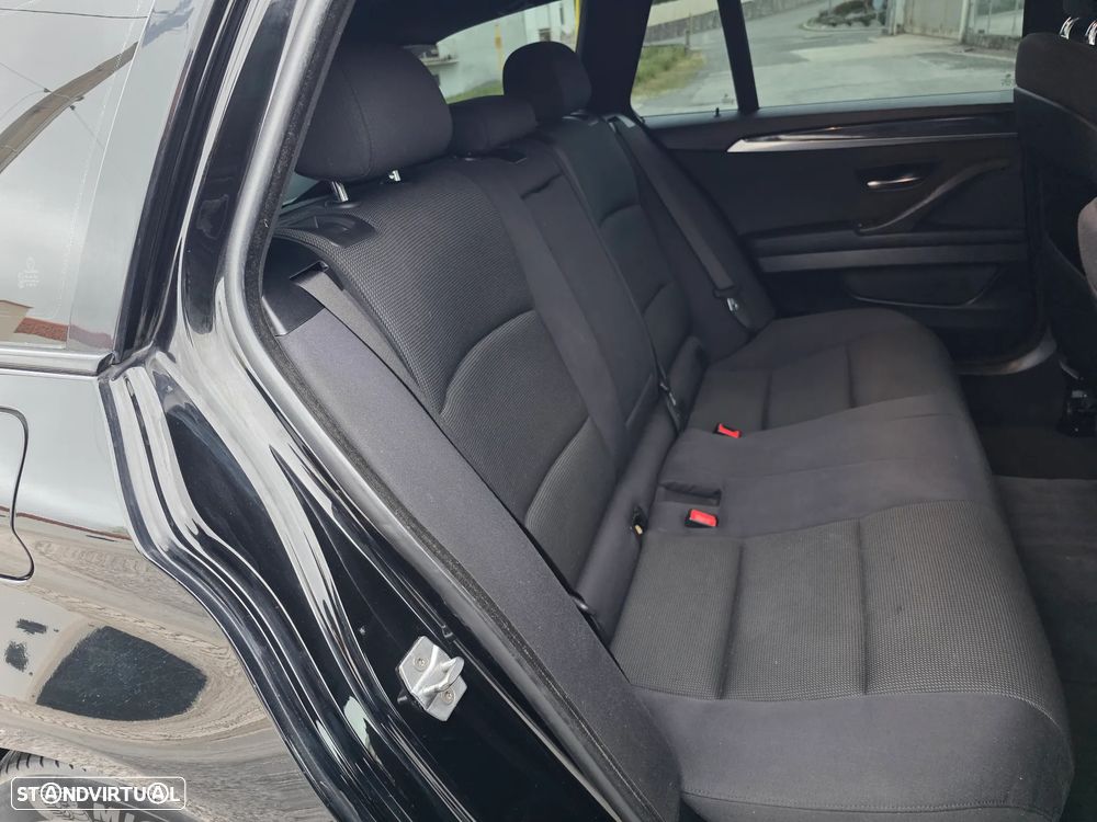 BMW 520 d Exclusive Auto 129g - 26