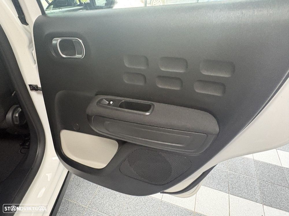 Citroën C3 1.2 PureTech Shine - 23