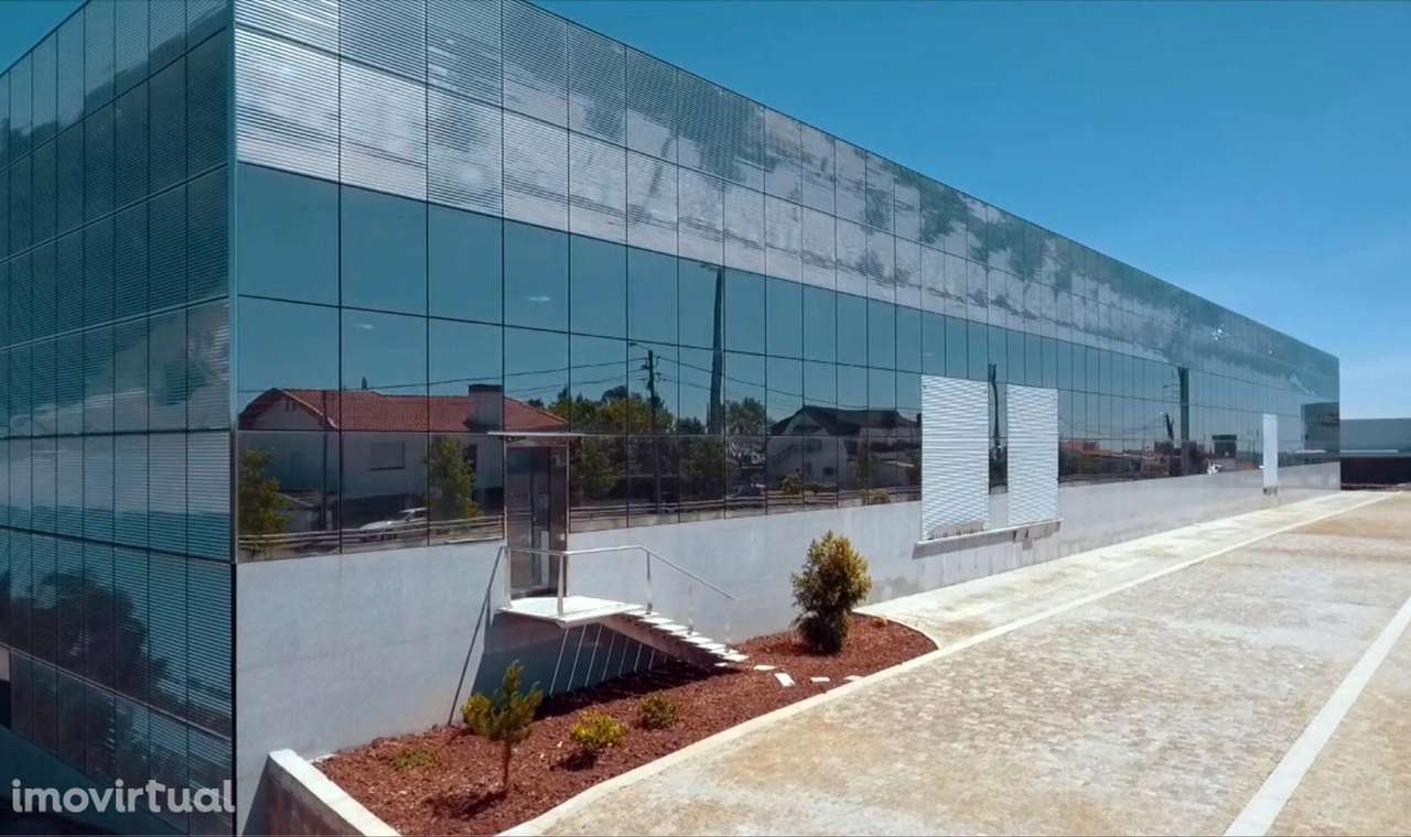 ARRENDAMENTO DE PAVILHÃO INDUSTRIAL – 2000 m² | ESCAPÃES SMF - Grande imagem: 3/25
