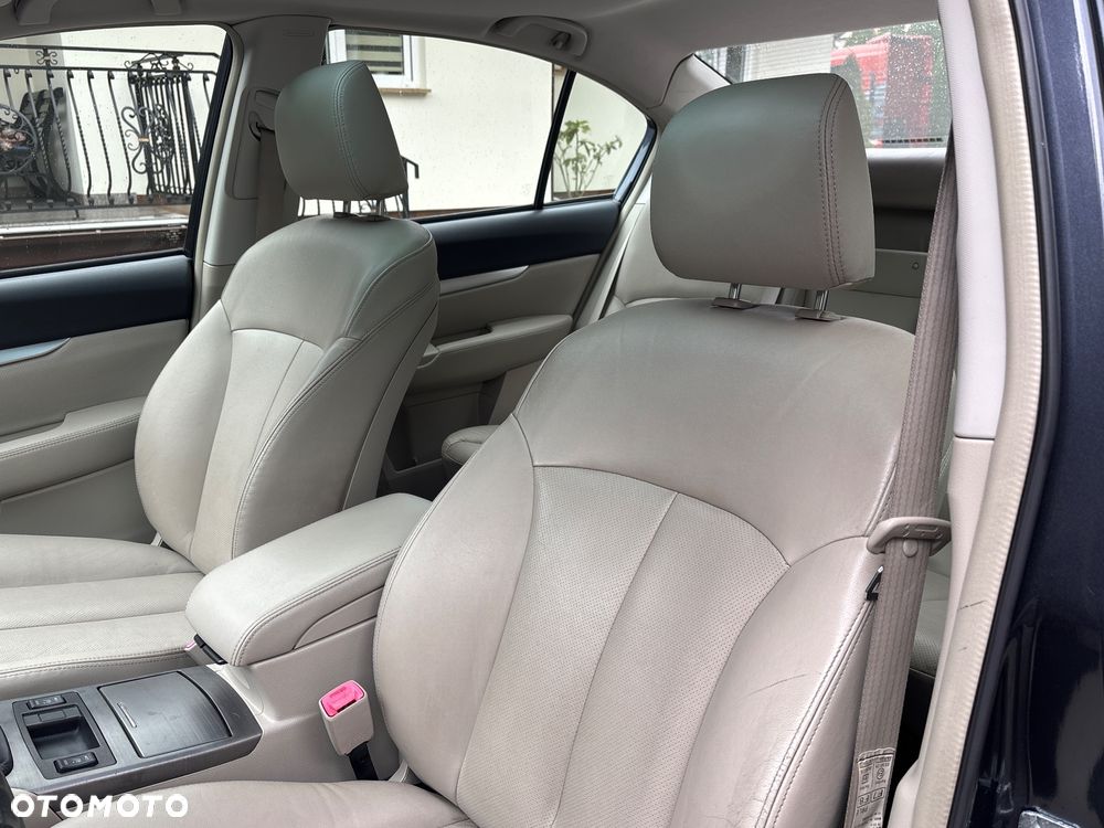 Subaru Legacy 2.0 D Sport - 18