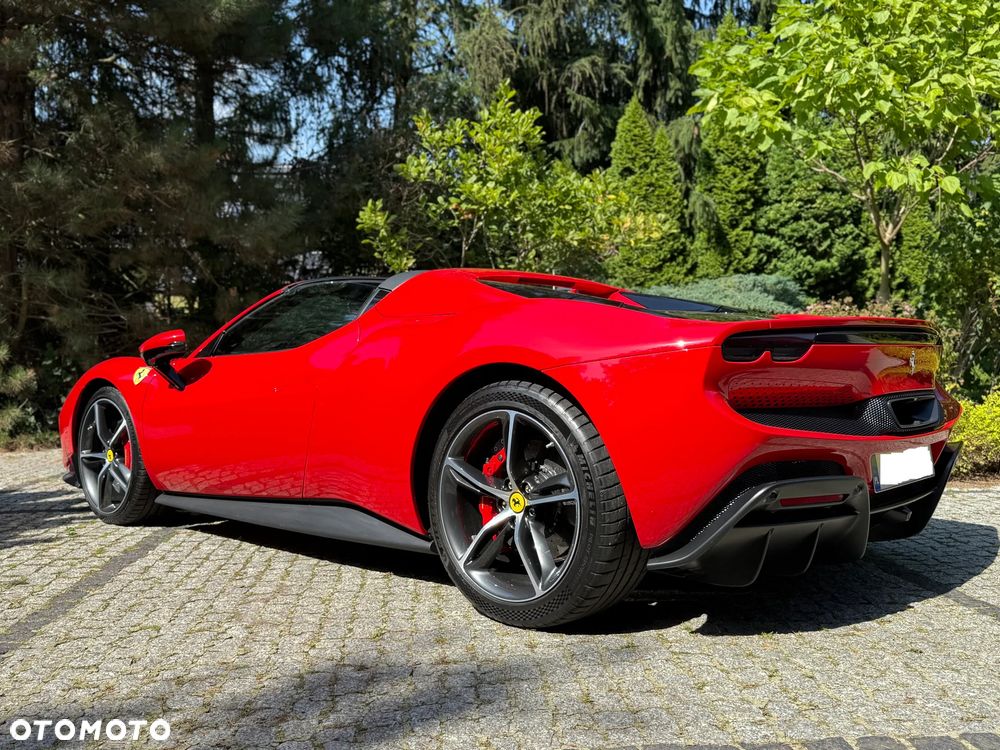 Ferrari 296 GTS - 12