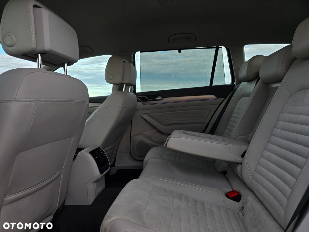 Volkswagen Passat Variant 2.0 TDI EVO Elegance DSG - 32