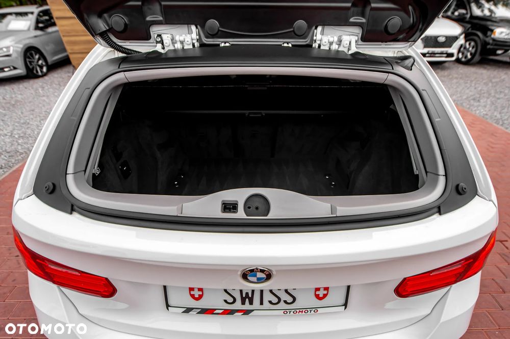 BMW Seria 3 320i Modern Line - 15