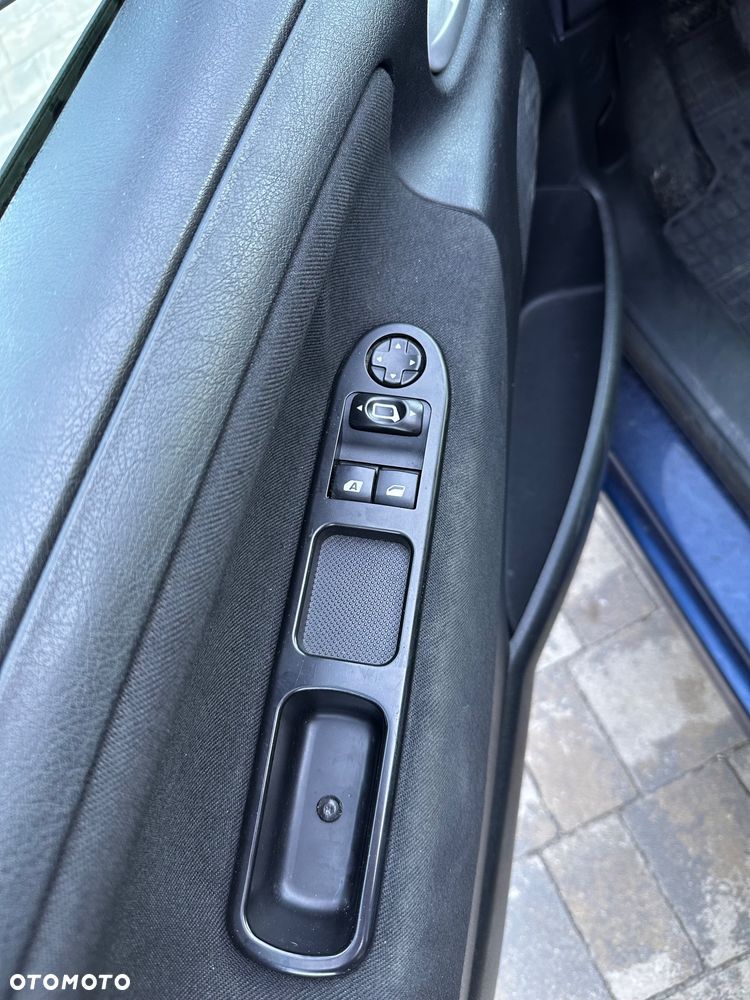 Peugeot 207 1.4 Trendy - 12