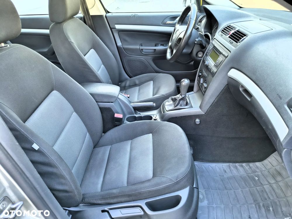 Skoda Octavia 1.6 FSI Ambiente - 9