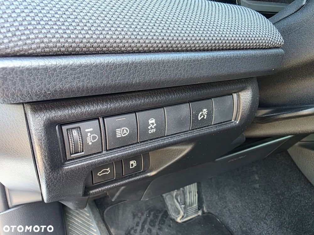 Toyota Camry 2.5 Hybrid Dynamic Force Comfort e-CVT - 29