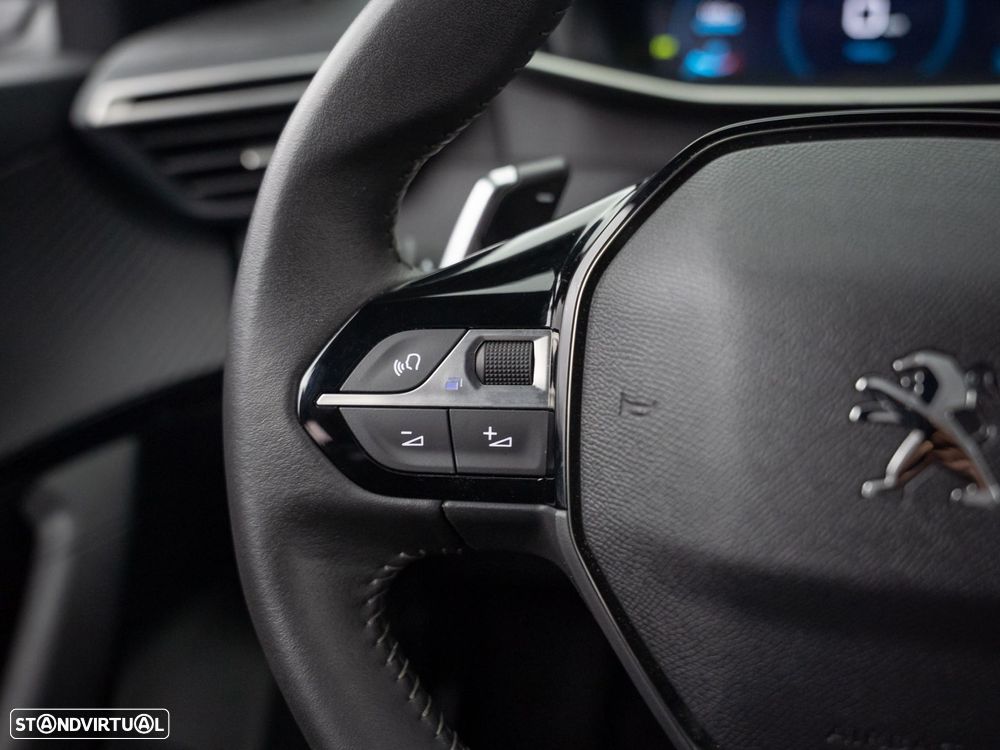 Peugeot 2008 1.5 BlueHDi Allure Pack EAT8 - 19