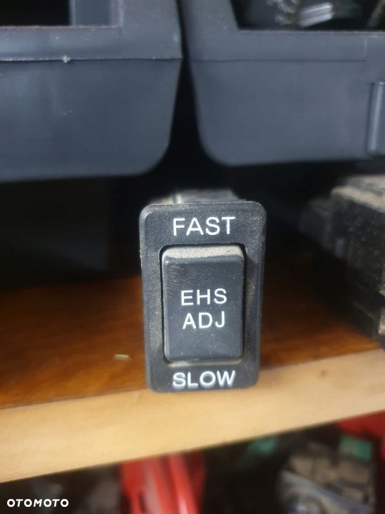Przełącznik EHS ADJ FAST SLOW Maxity Cabstar 06-21 - 1