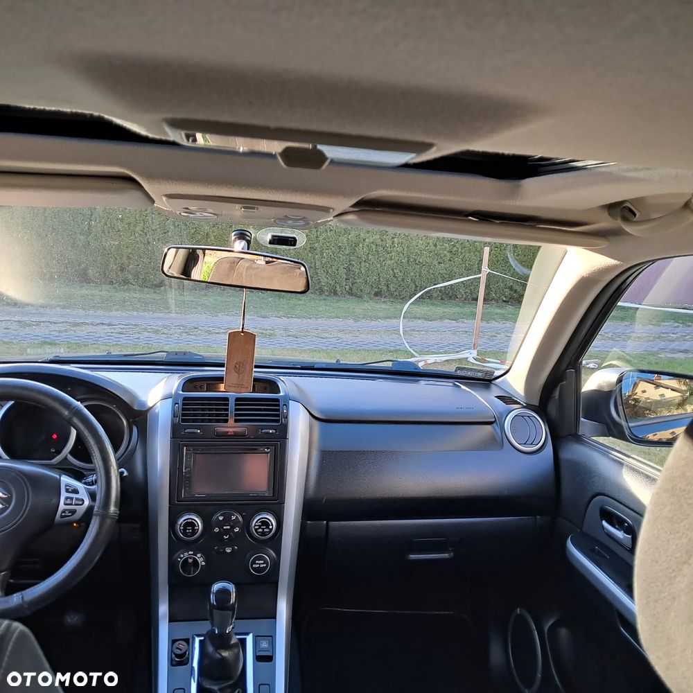 Suzuki Grand Vitara 2.0 Comfort Limited - 12