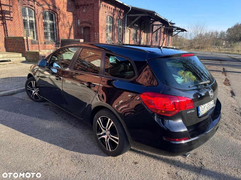 Opel Astra 1.4 T Enjoy - 10