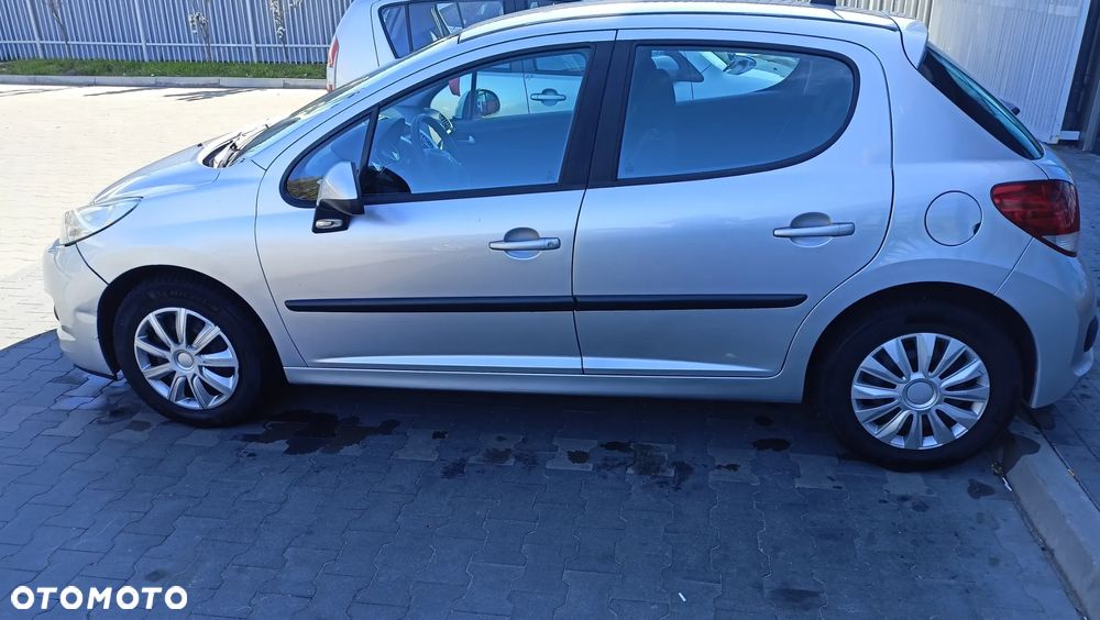 Peugeot 207 - 7