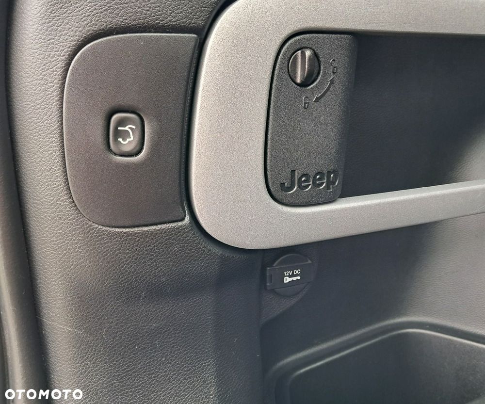 Jeep Cherokee - 28