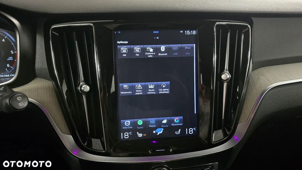 Volvo V60 D4 R-Design - 23