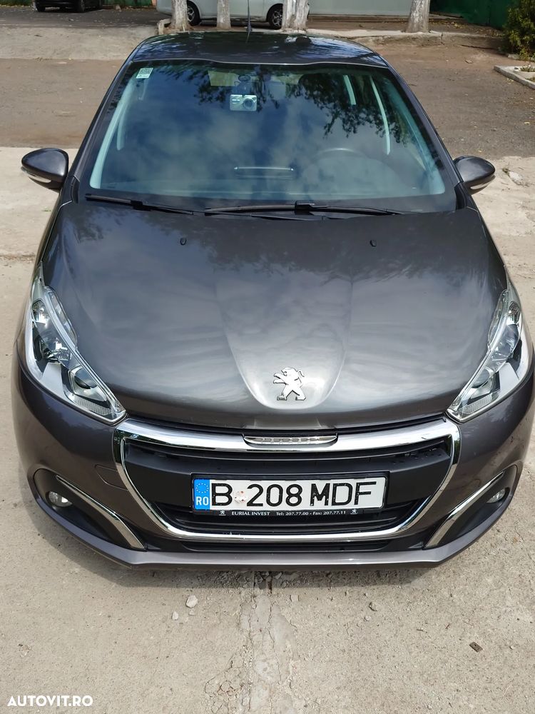 Peugeot 208 - 1