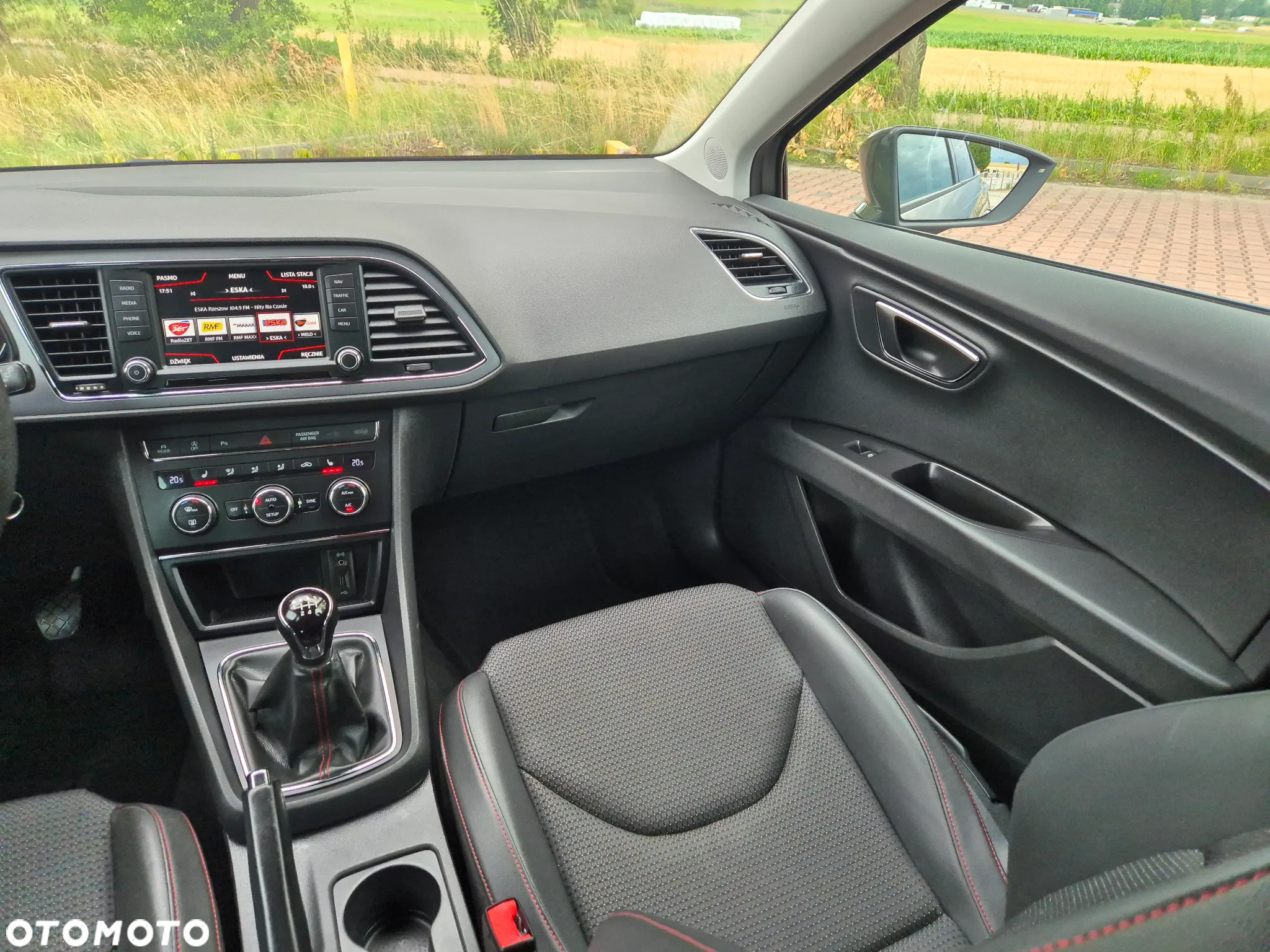 Seat Leon Sportstourer 2.0 TDI FR Plus - 21