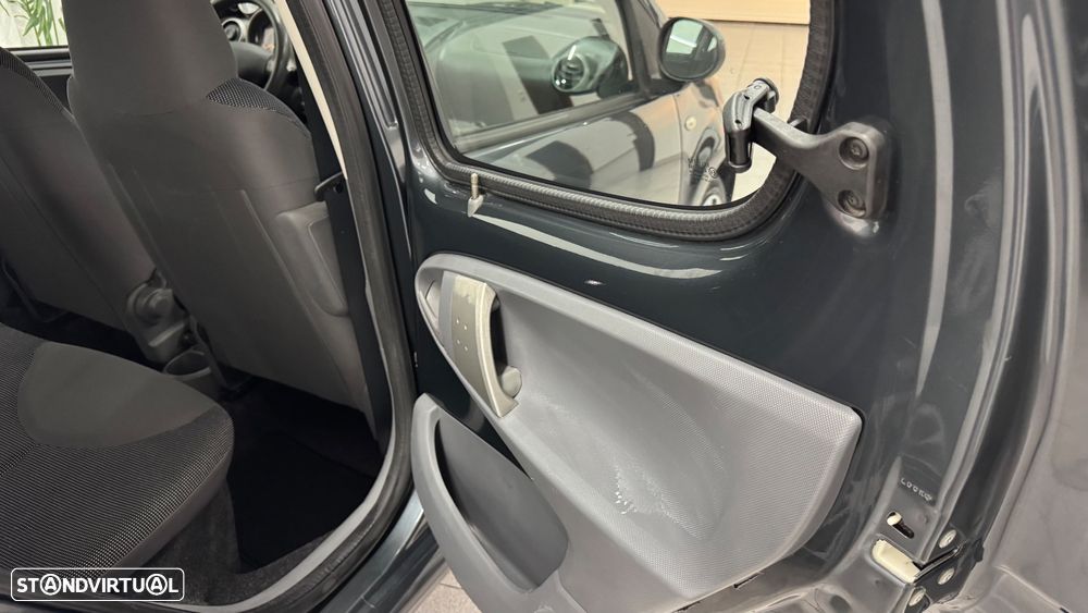 Peugeot 107 1.4 HDi Trendy - 27