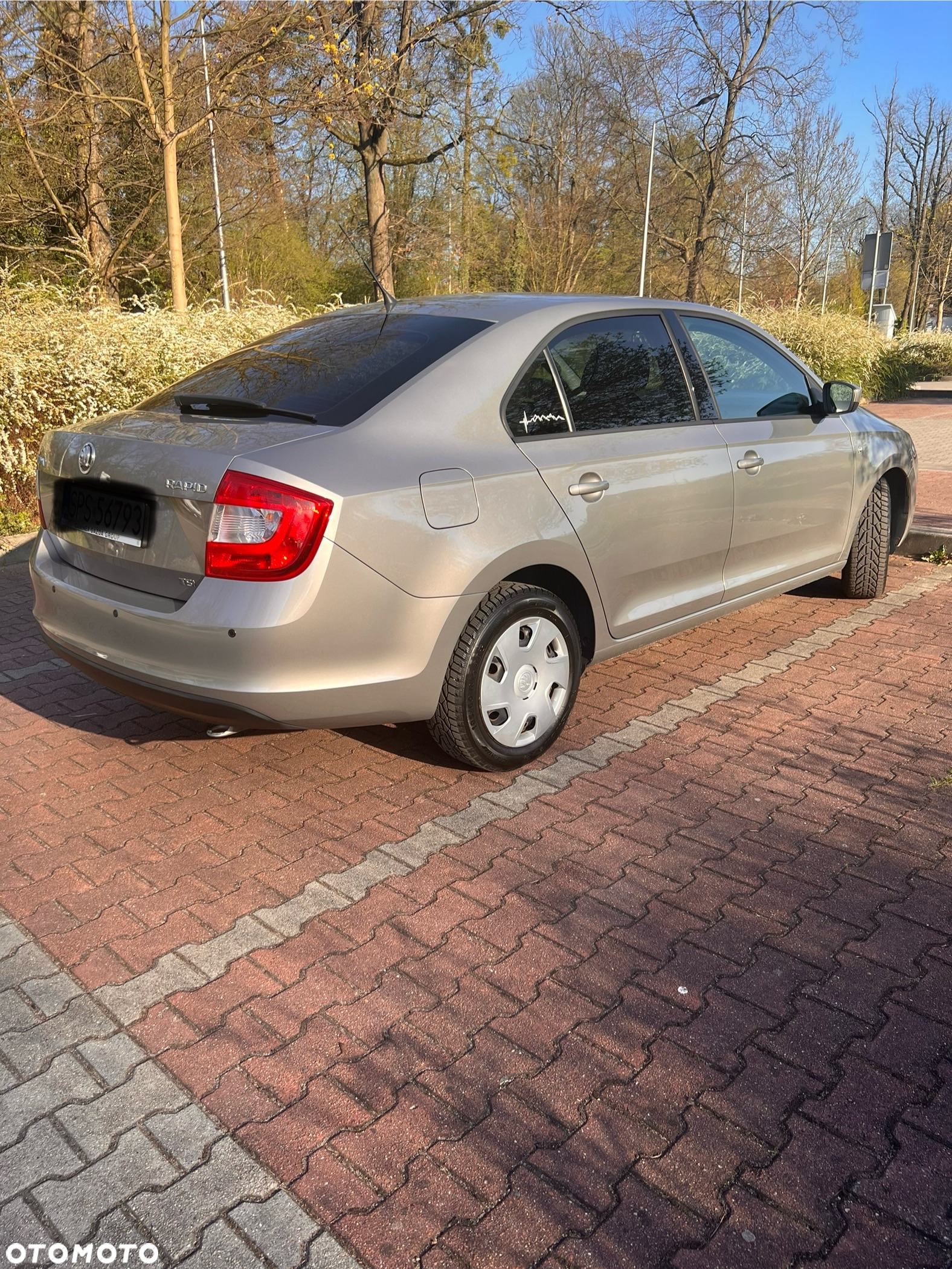 Skoda RAPID 1.2 TSI Active - 4