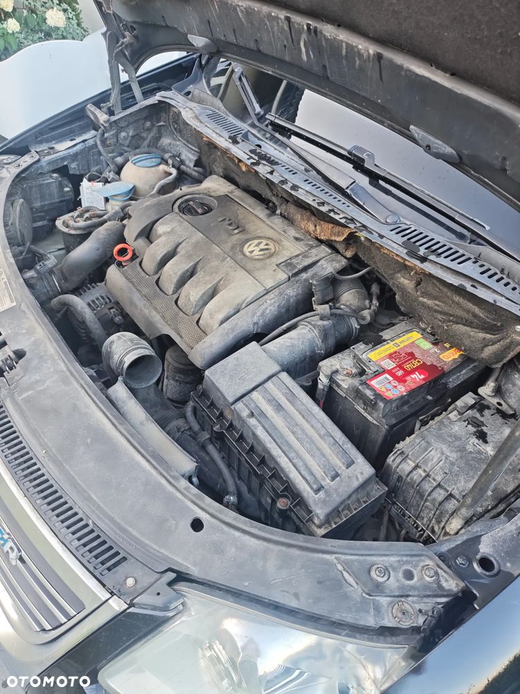 Volkswagen Touran 1.9 TDI DPF Highline DSG - 11