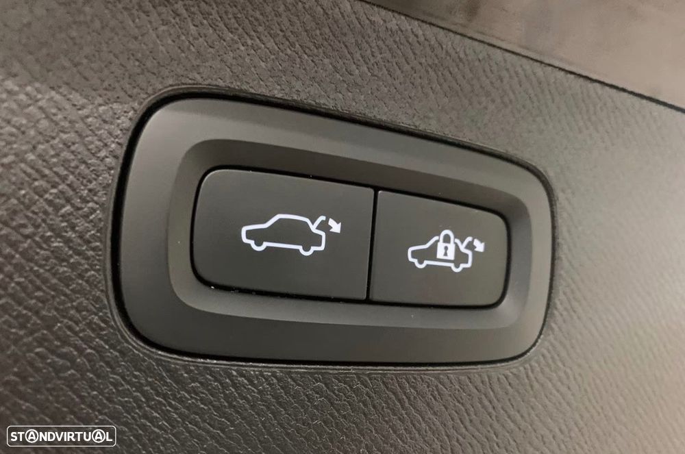 Volvo XC 90 D5 AWD Geartronic RDesign - 14