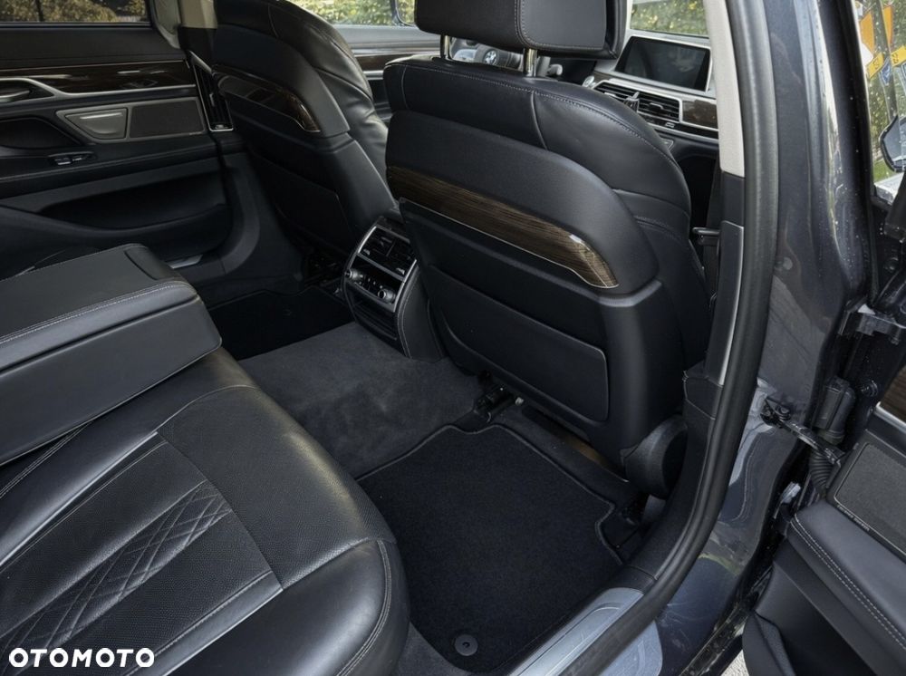 BMW Seria 7 740Li - 16
