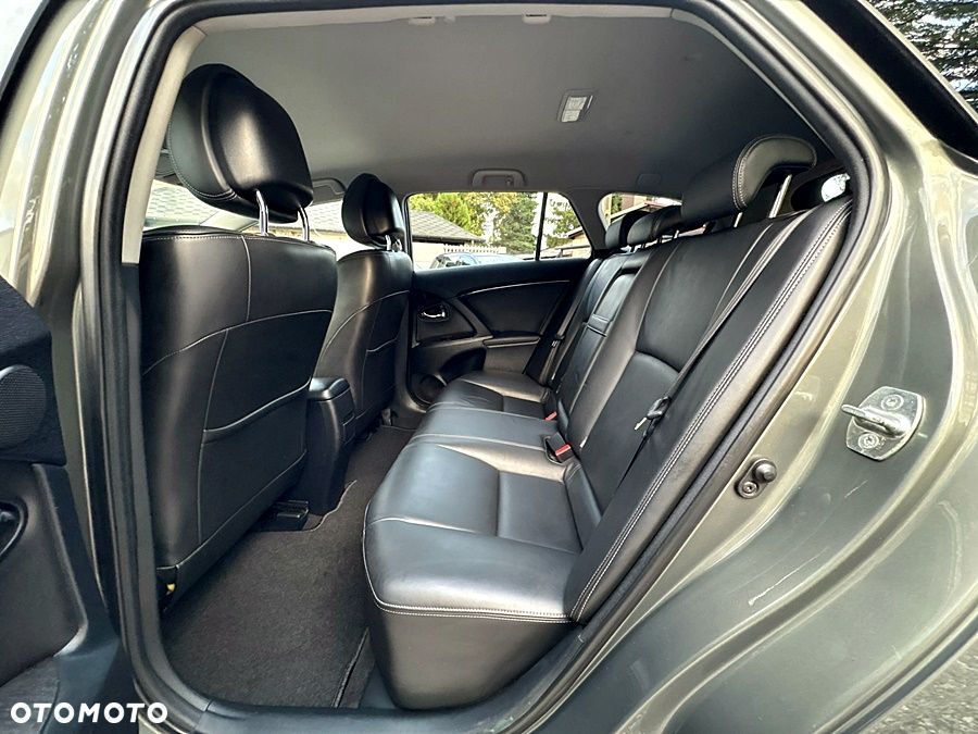 Toyota Avensis 2.0 D-4D Sol plus+NAVI - 19