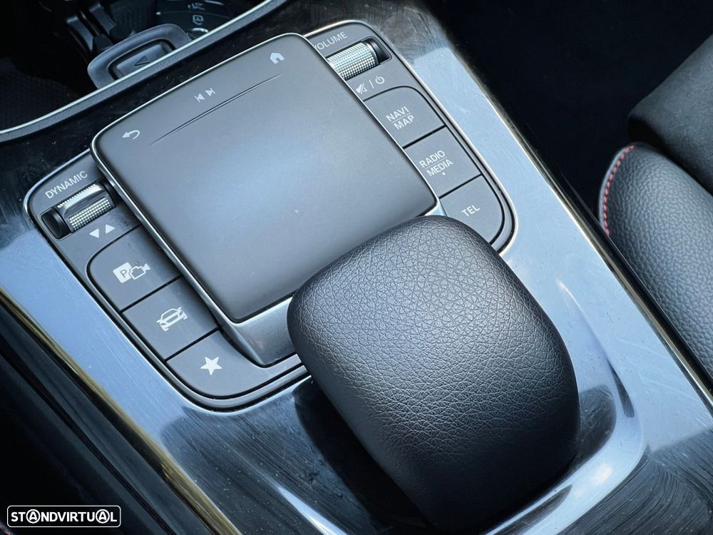 Mercedes-Benz A 250 Limousine e 8G-DCT AMG Line - 21