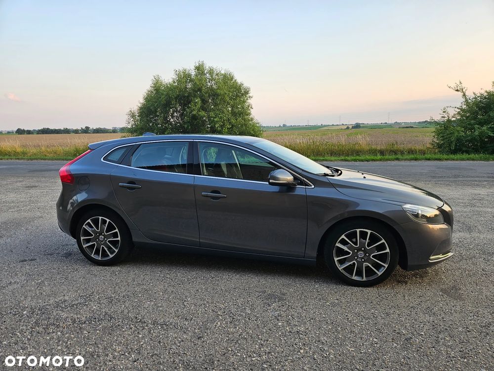Volvo V40 D2 - 22