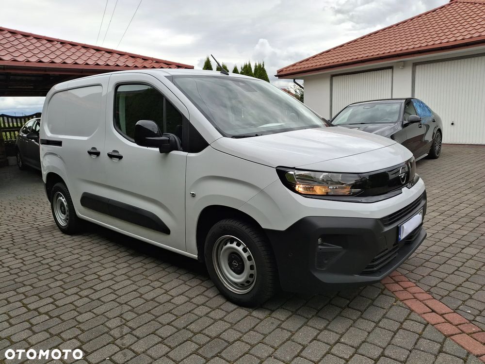 Opel Combo 2025 r 1.2 Pure Tech 110 KM Salon PL - 3