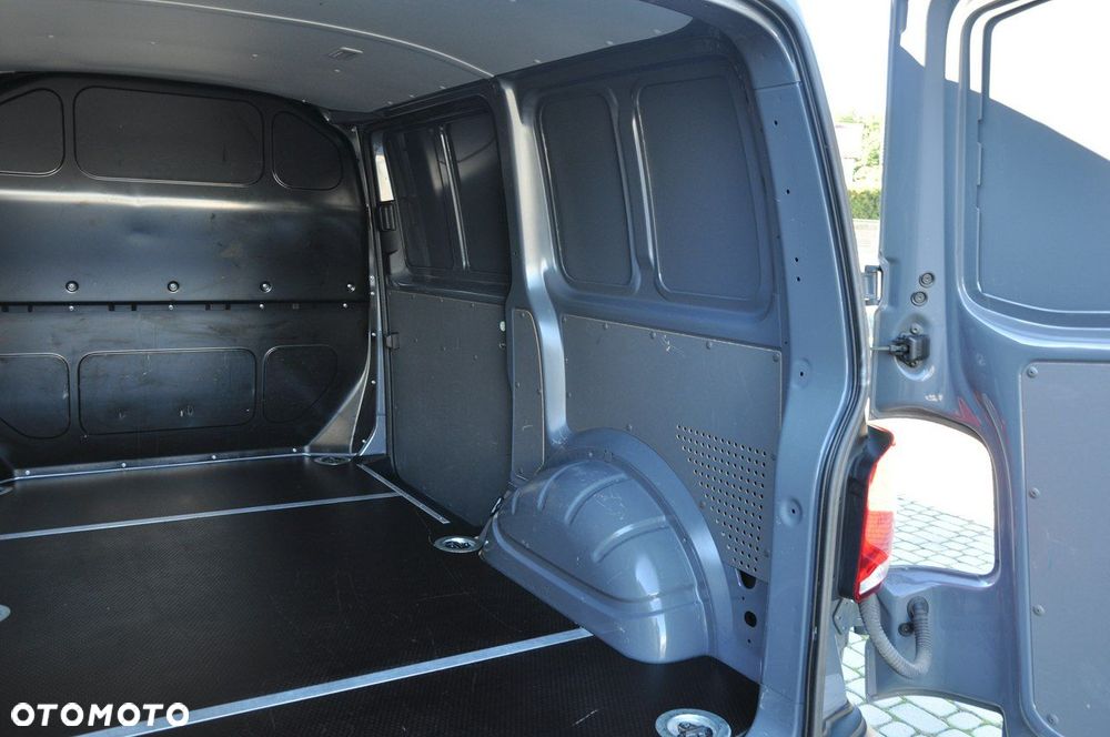 Volkswagen Transporter - 25