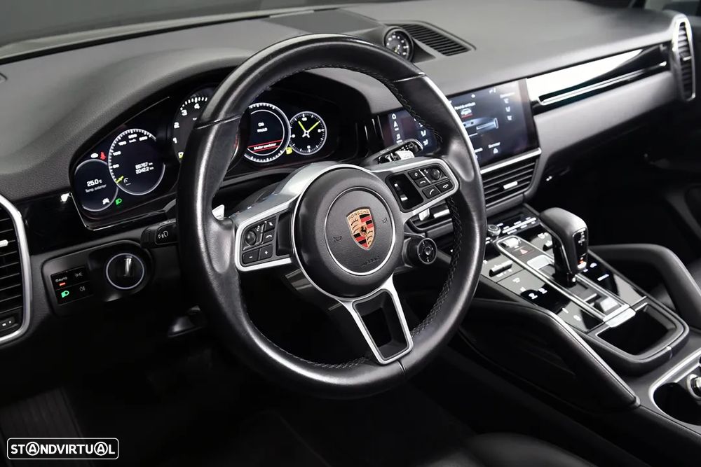 Porsche Cayenne E-Hybrid — fotografia 11