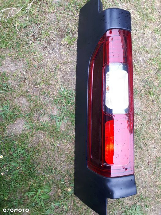 Trafic III Vivaro b lampa tył lewy kompletna - 2
