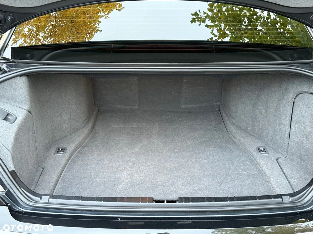 BMW Seria 7 750i L - 10