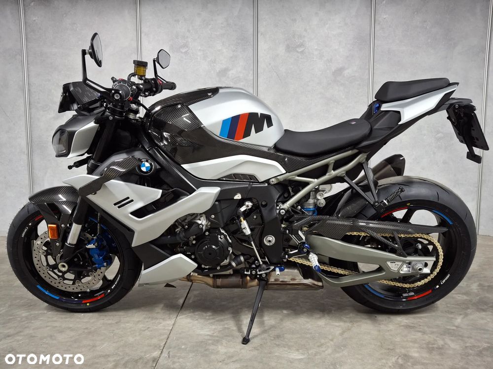 BMW S - 5