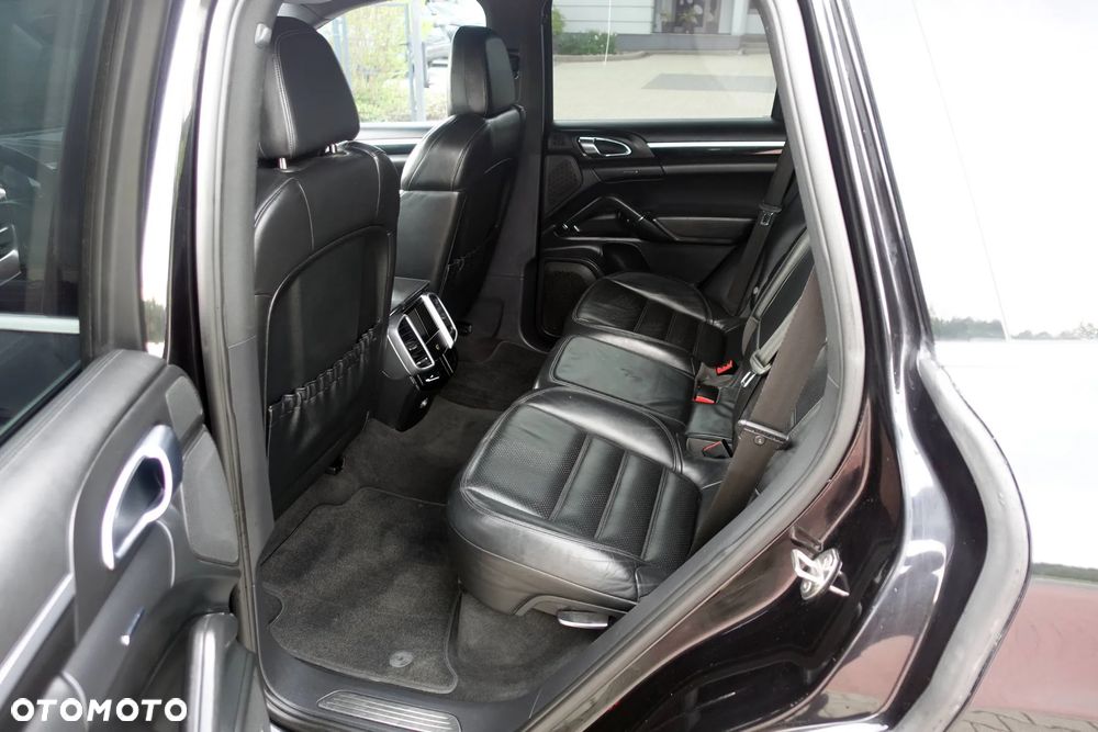 Porsche Cayenne S - 15