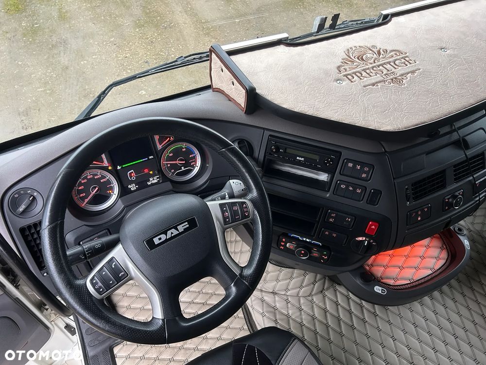 DAF XF 106 530 KM RETARDER 6x2 / 3 OSIOWY / NOWY TACHOGRAF / ORYGINALNY PRZEBIEG 525 TYS. KM / POLSKI SALON / 3 OŚKA / LAMPY LED / 2019 ROK !! - 17