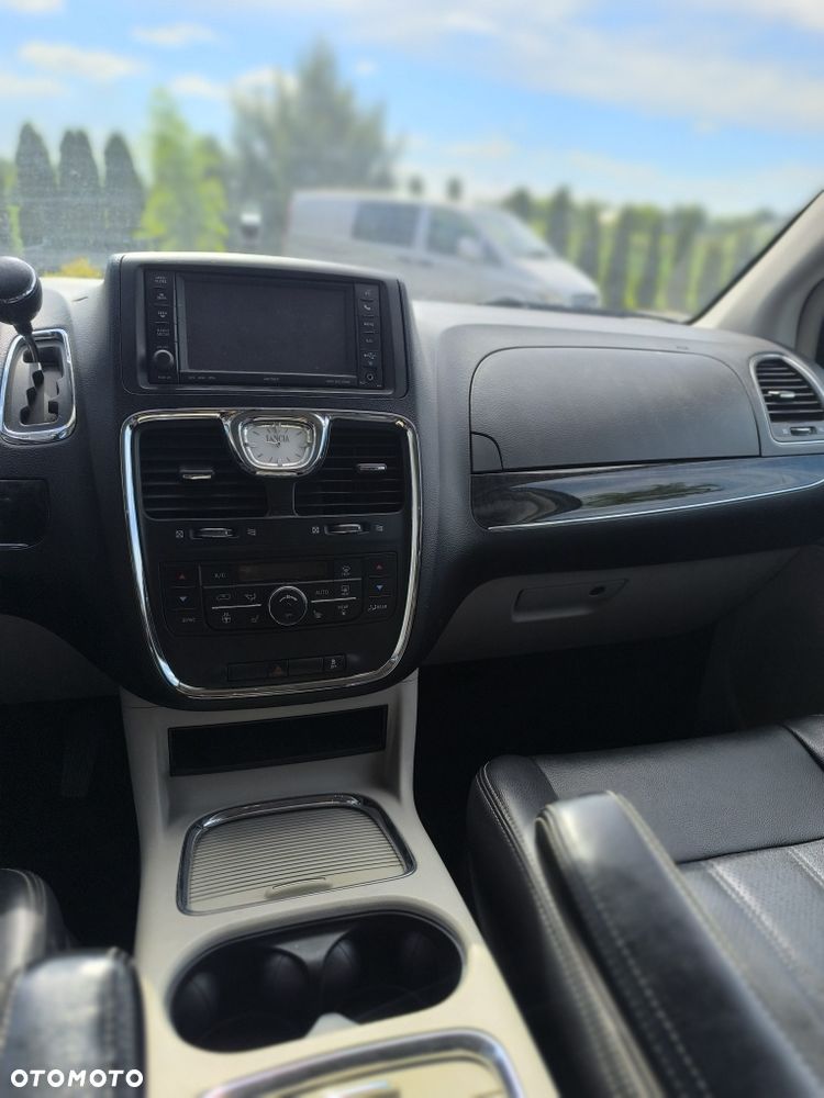 Lancia Voyager - 8