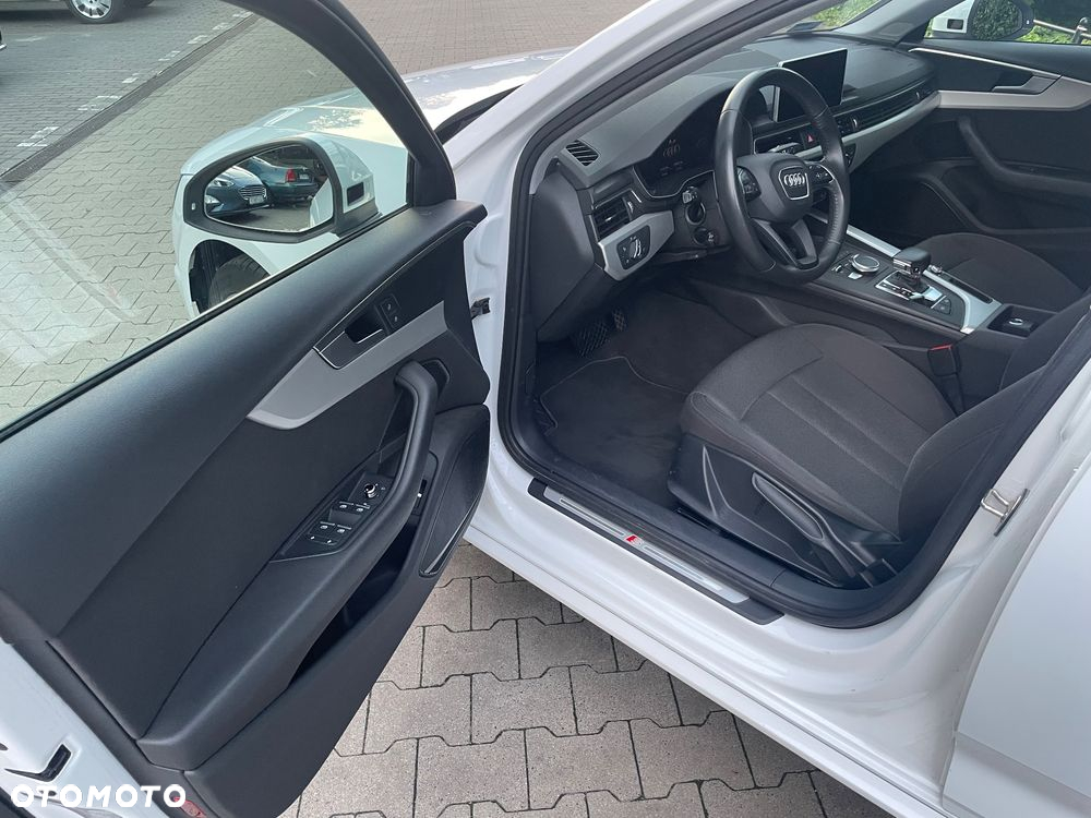 Audi A4 35 TFSI S tronic - 15