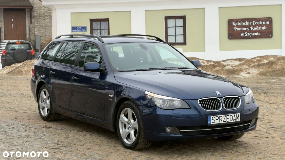 BMW Seria 5 525d xDrive - 2
