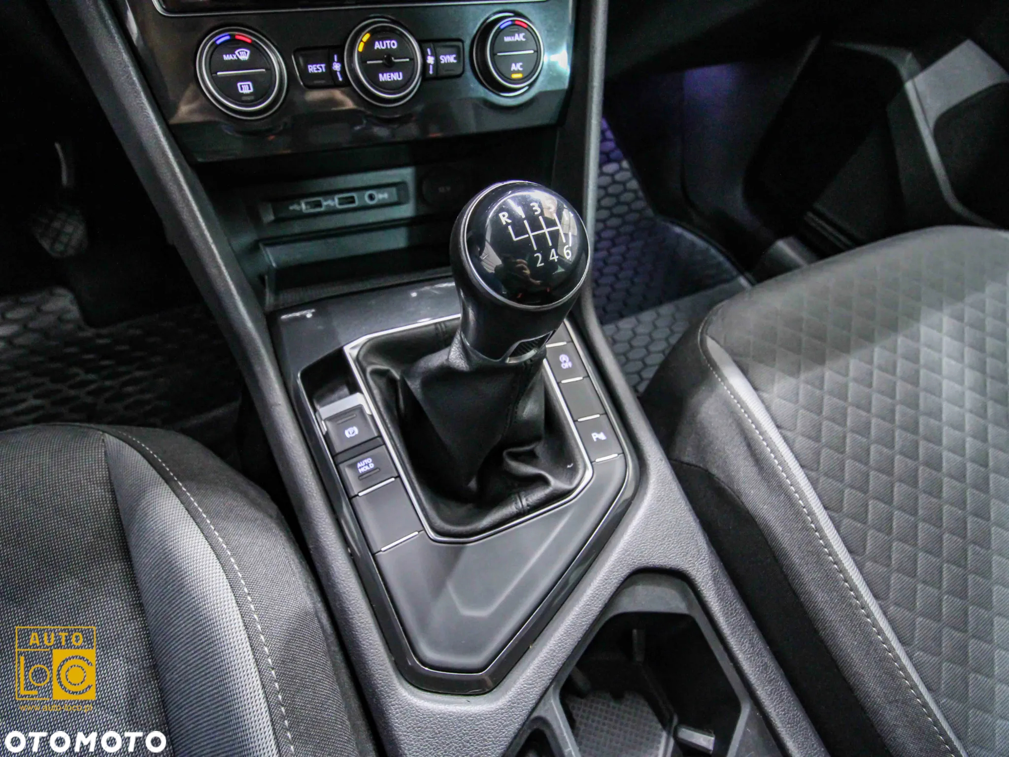 Volkswagen Tiguan 1.5 TSI ACT OPF Comfortline - 32