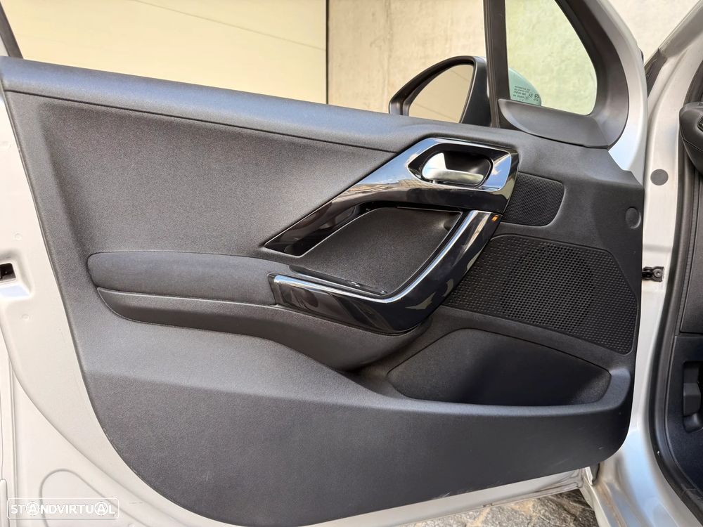 Peugeot 208 1.2 VTi Active - 27