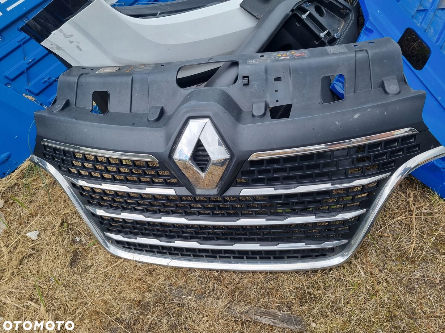 RENAULT MASTER IV 4 GRILL ATRAPA ORYGINAŁ CHROM - 1
