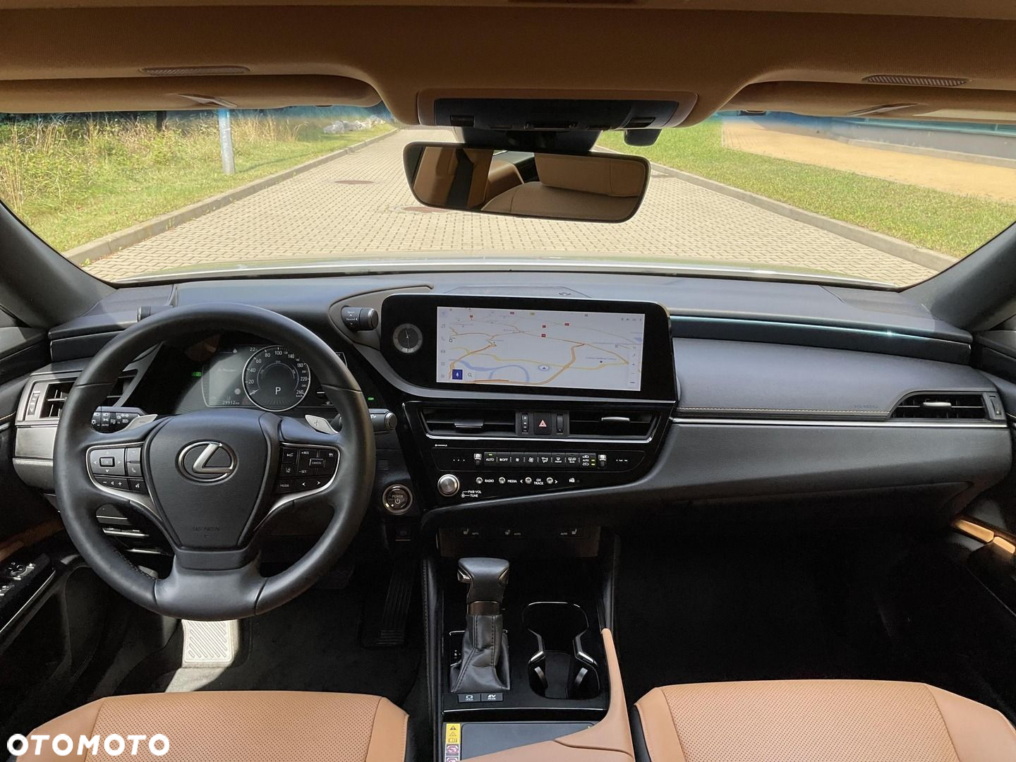 Lexus ES 300h Business Edition - 9