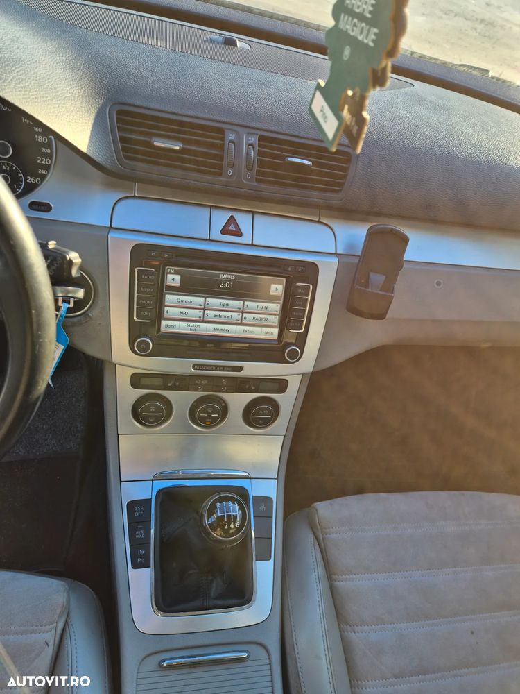 Volkswagen Passat Variant 2.0 Blue TDI DPF Comfortline - 11