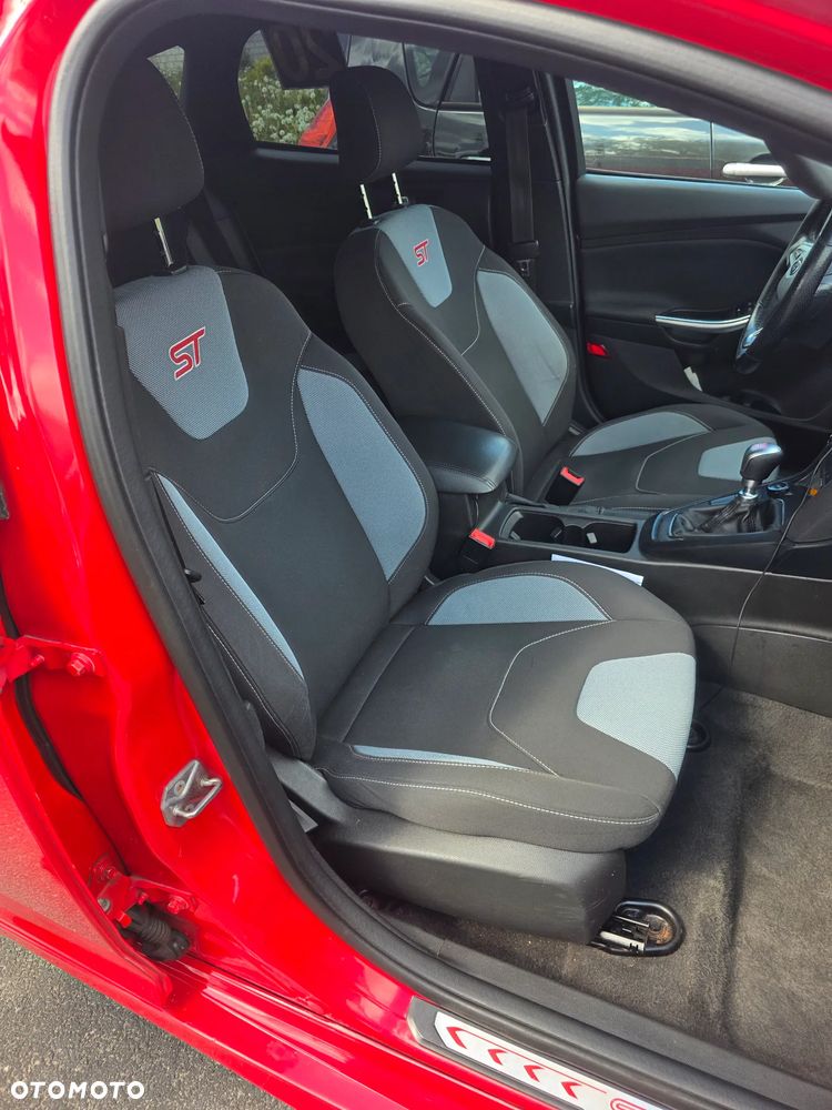 Ford Focus ST - 7