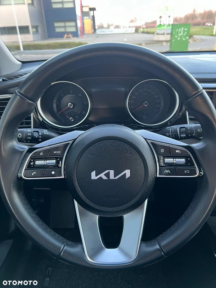 Kia Ceed 1.6 CRDi mHEV M - 11